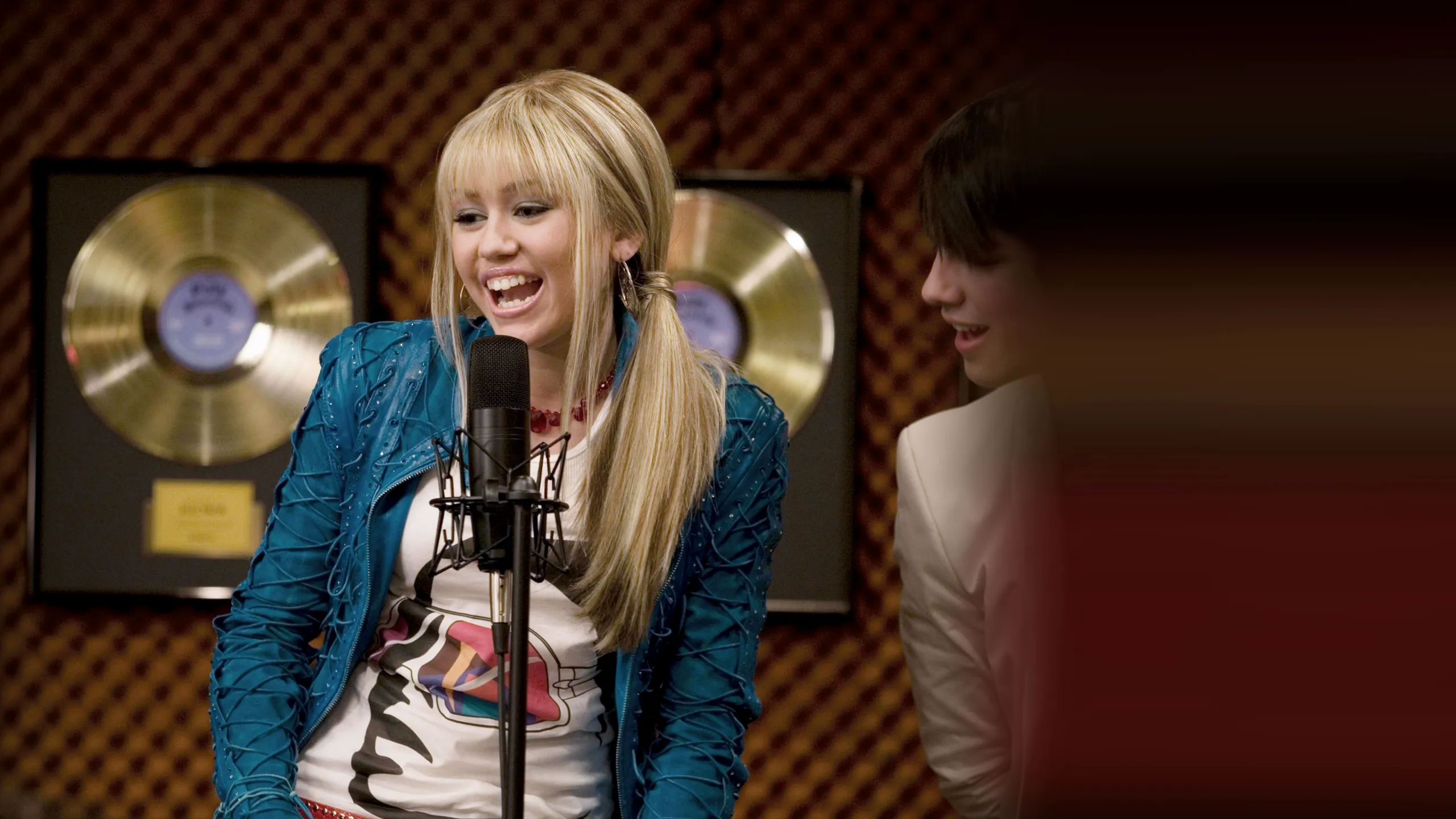 "We Got The Party" | Hannah Montana Music Video