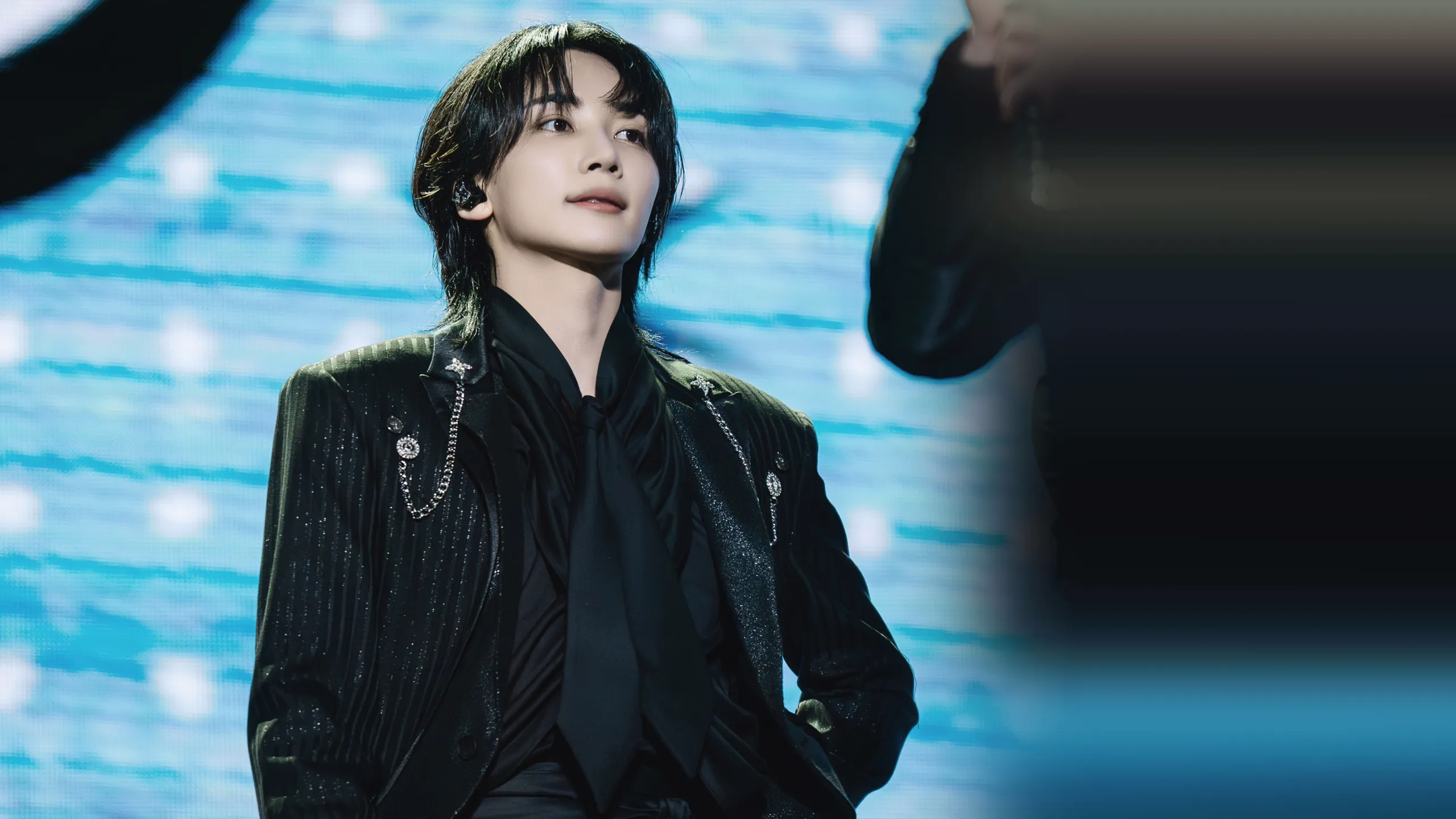 SEVENTEEN TOUR 'FOLLOW' AGAIN