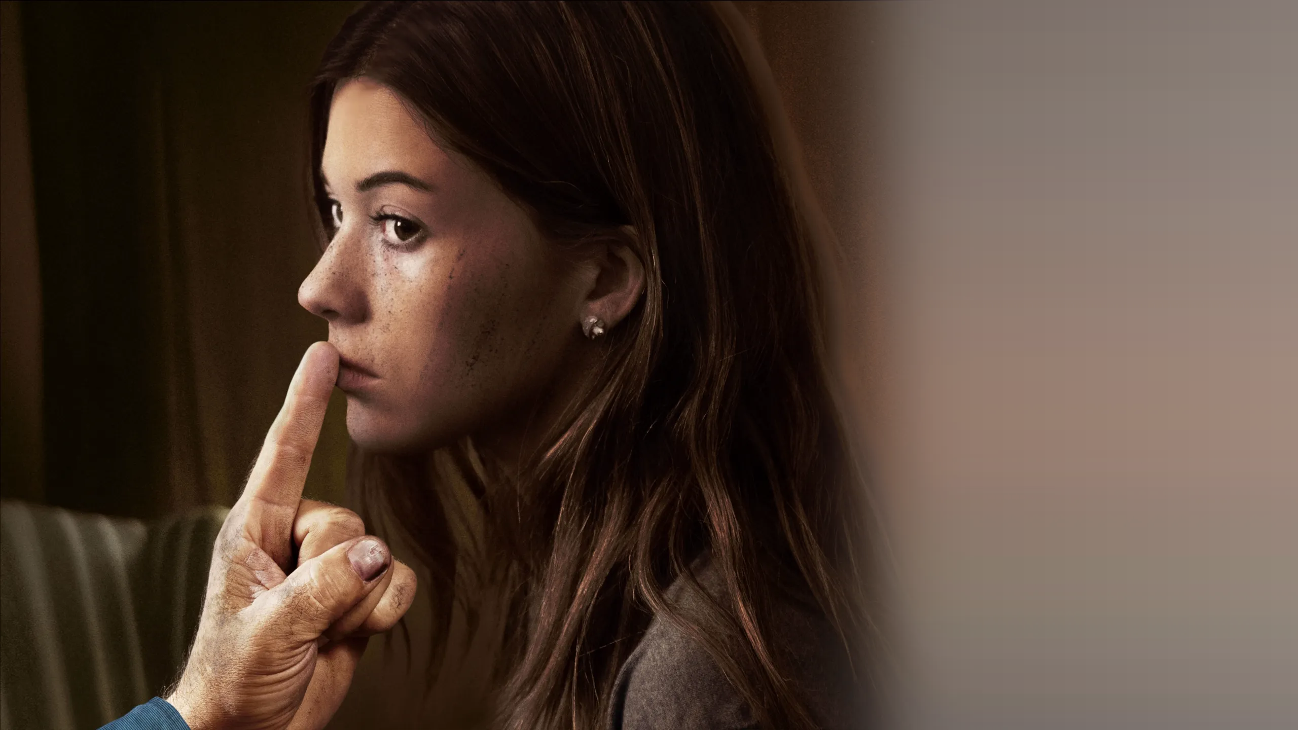 ‪The Girl Who Escaped: The Kara Robinson Story‬
