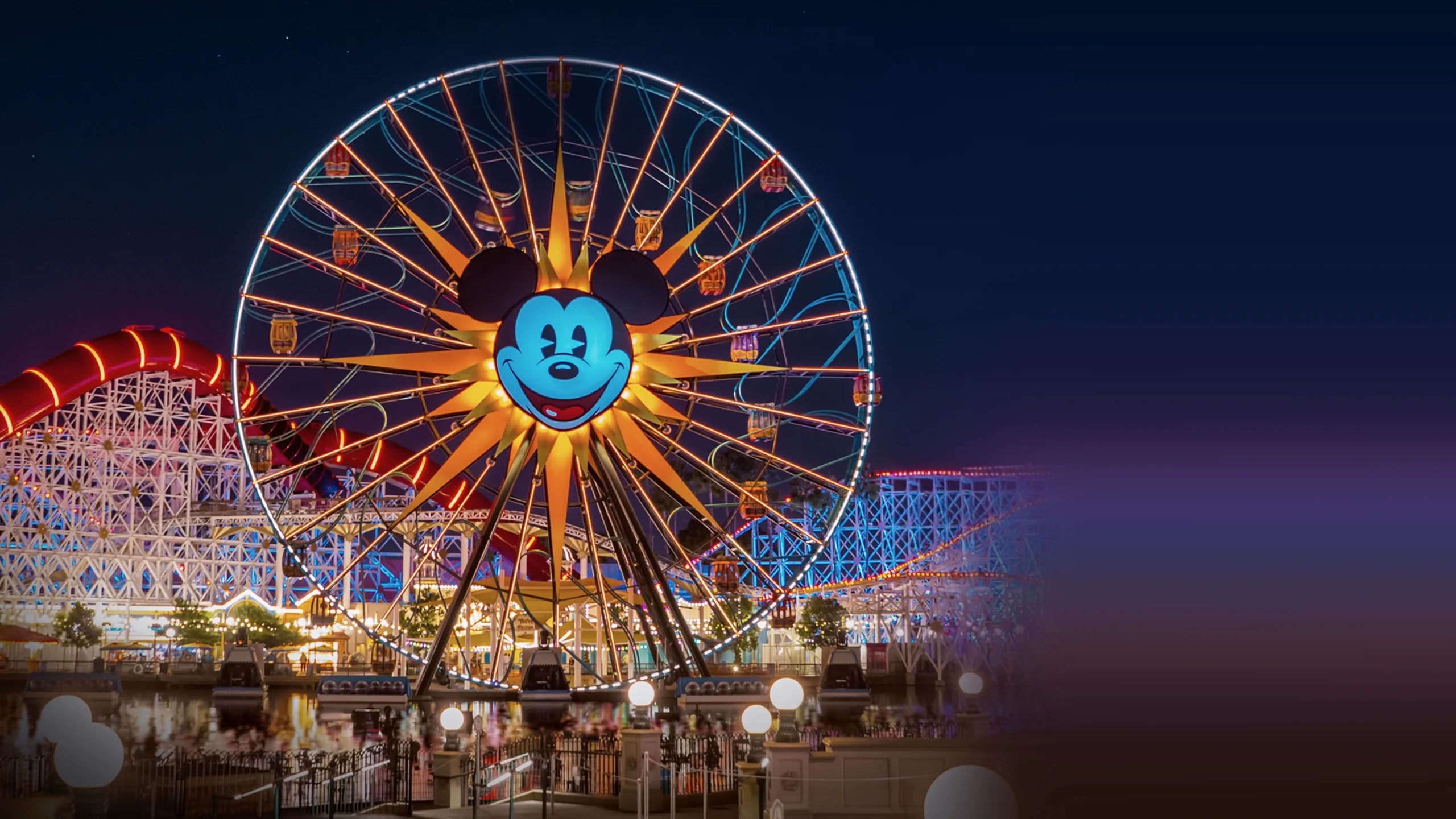 ‪Pixar Pal-A-Round | Disneyland Resort‬