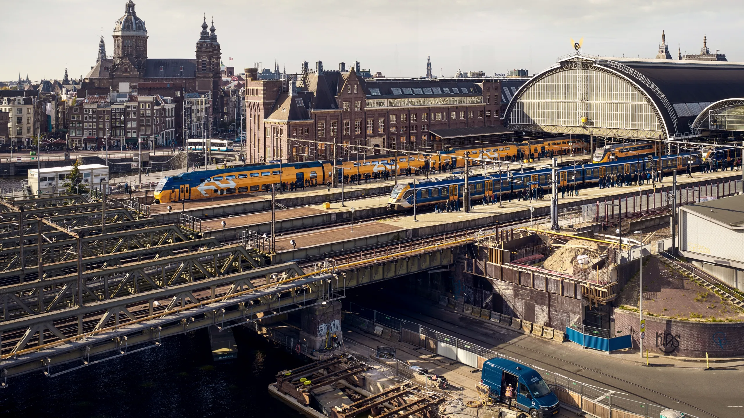 Amsterdam Central: Nádraží, které nespí