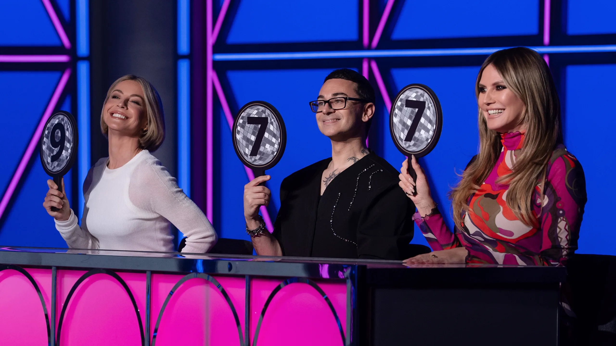 thumbnail - S22:E8 Designing with the Stars