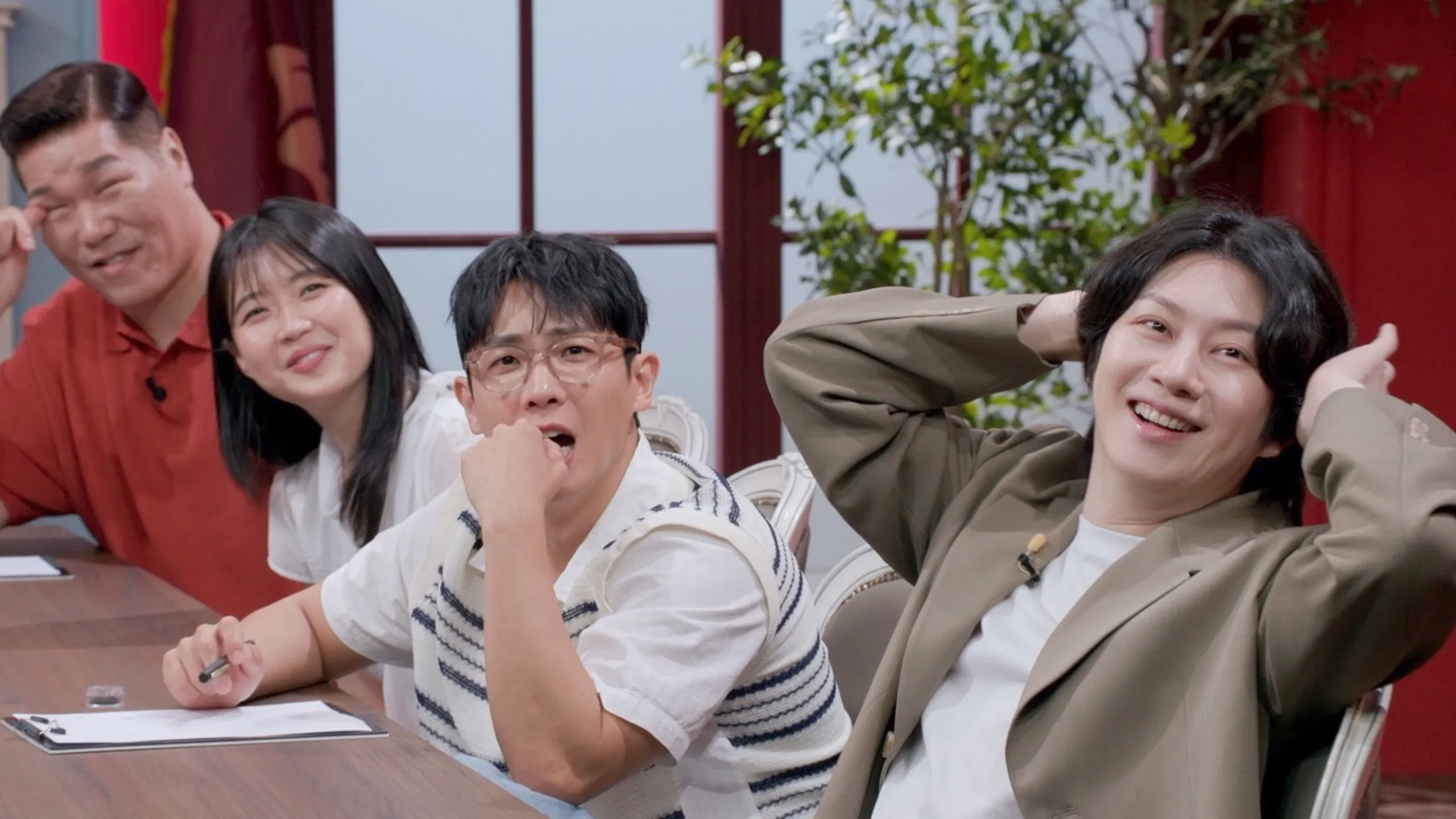thumbnail - 시즌 1: 3회 워홀 전쟁