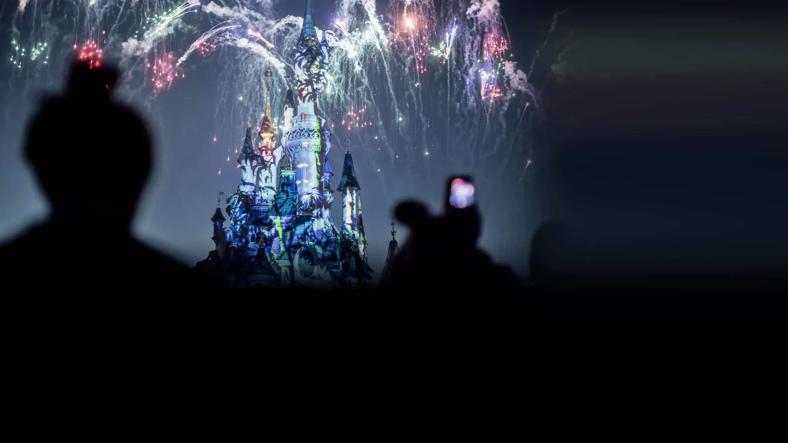 ‪Disney Illuminations Firework Show Disneyland® Paris‬