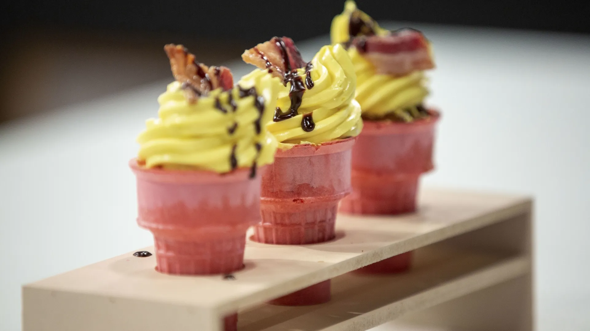 thumbnail - S8:E6 Ice Cream Cone-a-copia