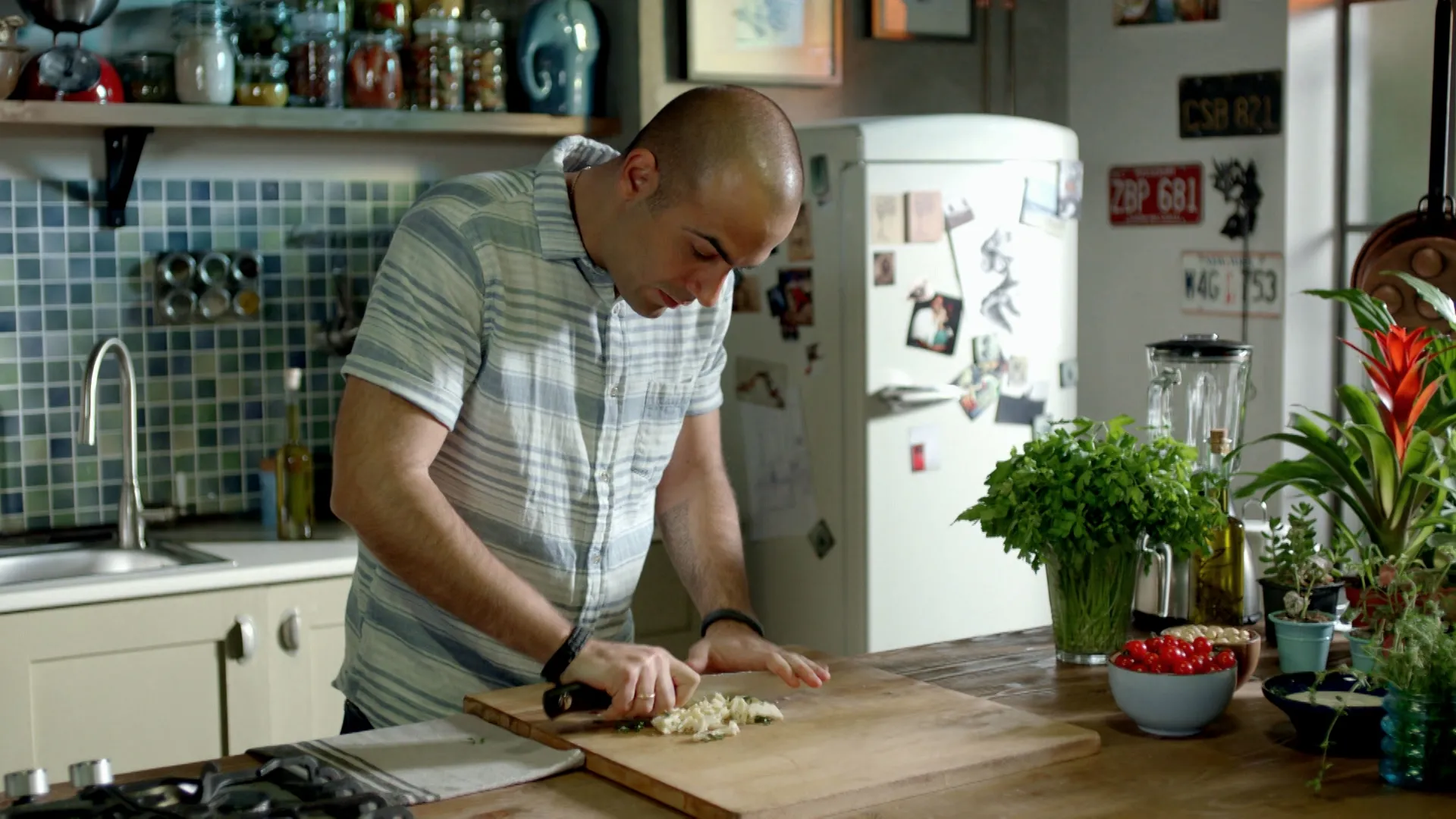 thumbnail - S1:E19 Gruyère Stuffed Chicken Breast And Rocket Salad