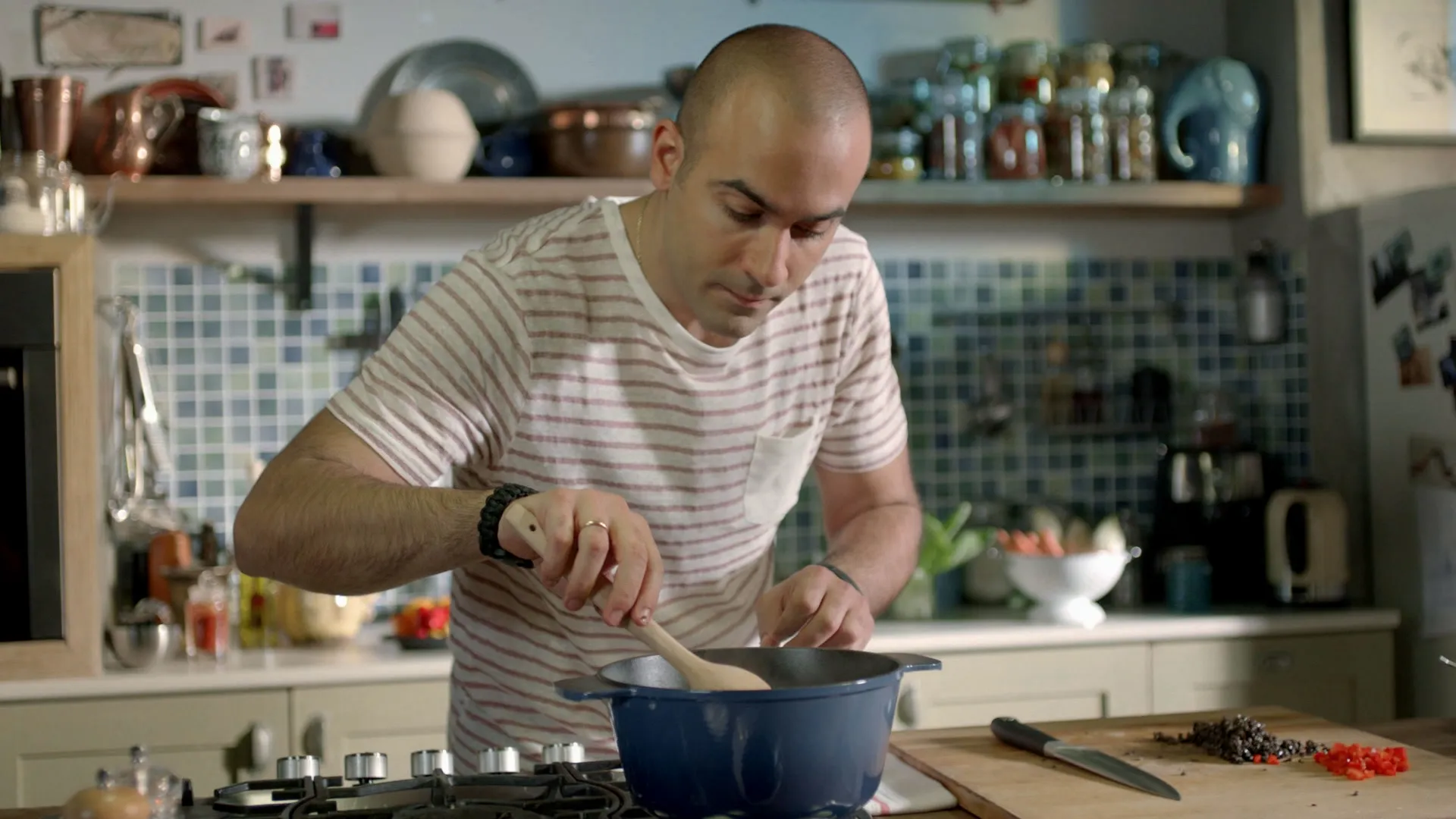 thumbnail - S1:E18 Seabass Cooked In Milk With Bean Sprouts