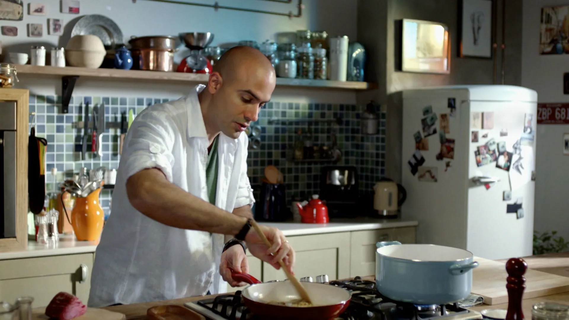 thumbnail - S1:E11 Steak Tartare With Brocoli Soup