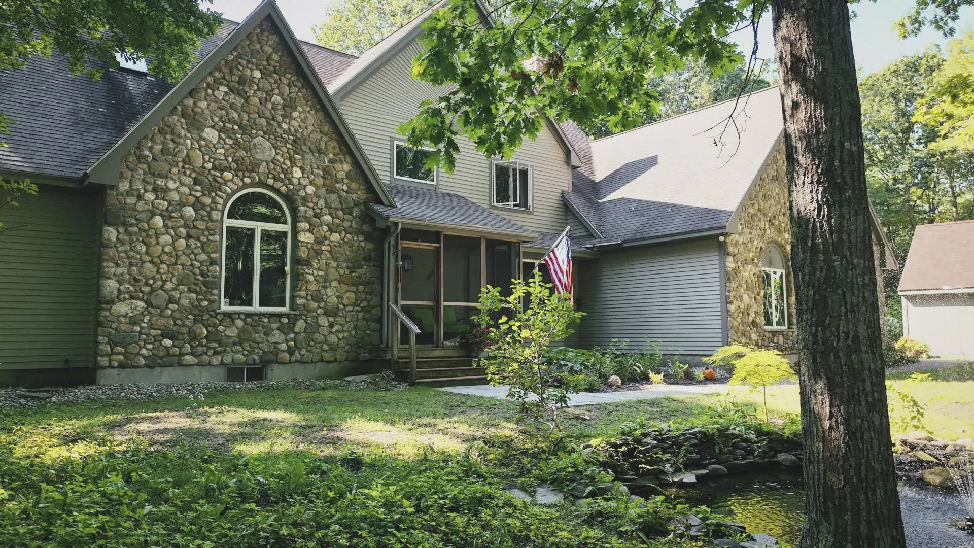 thumbnail - S207:E7 Family Farmhouse in Maine