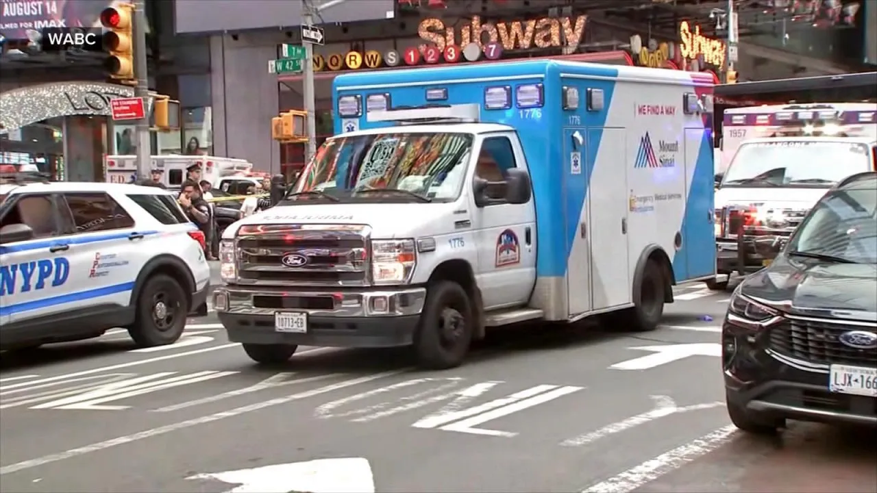 thumbnail - S1:E121 Bank of America's VP is one of two victims in Times Square stabbing attack