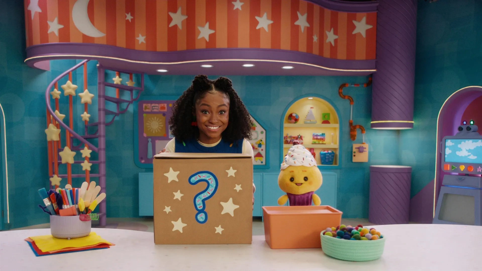 thumbnail - S1:E5 What's in the Wonderbox: Orange