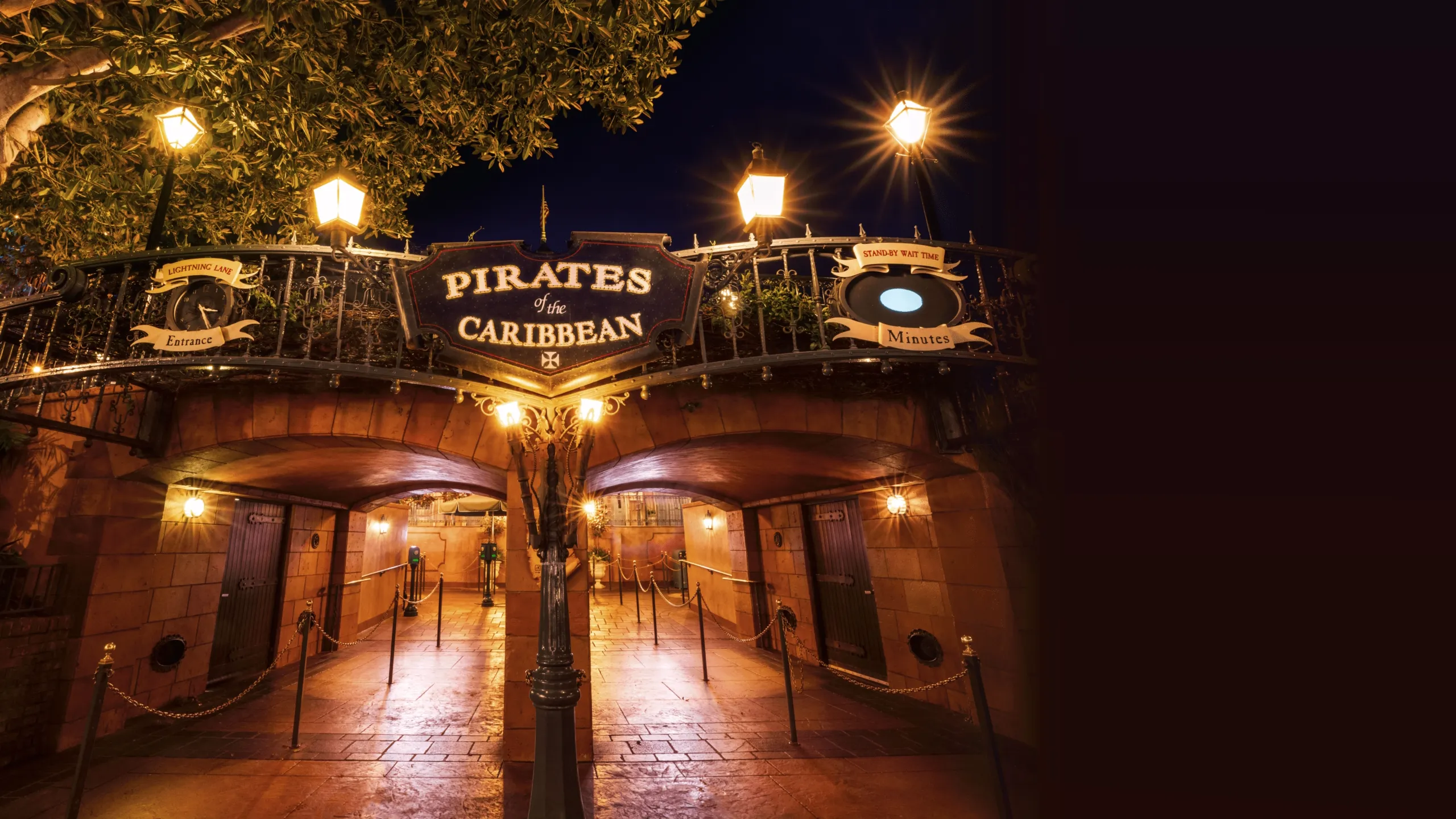 ‪Pirates of the Caribbean | Disneyland Resort‬
