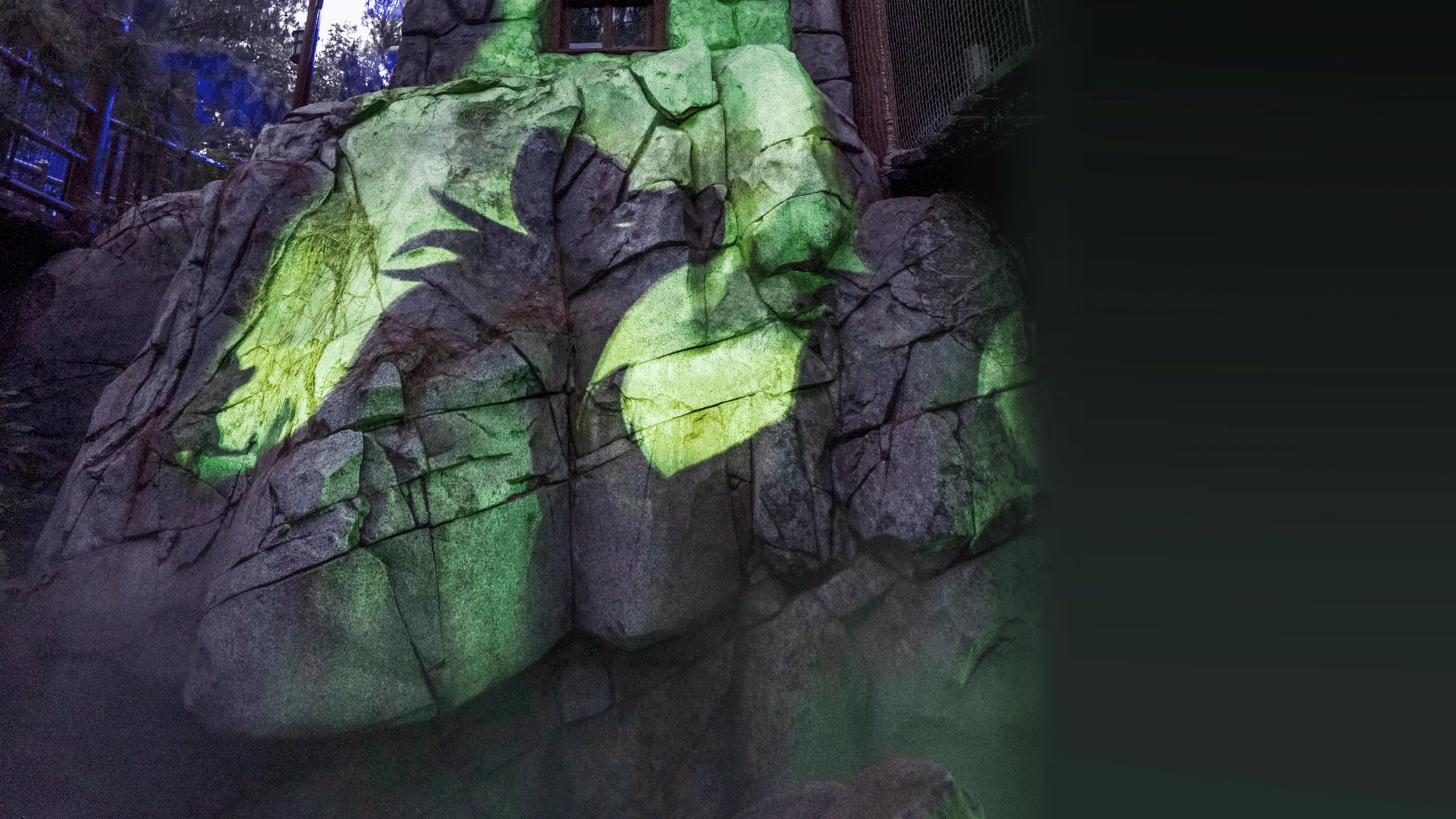 ‪Villains Grove Ambiance at Oogie Boogie Bash | Disneyland Resort‬