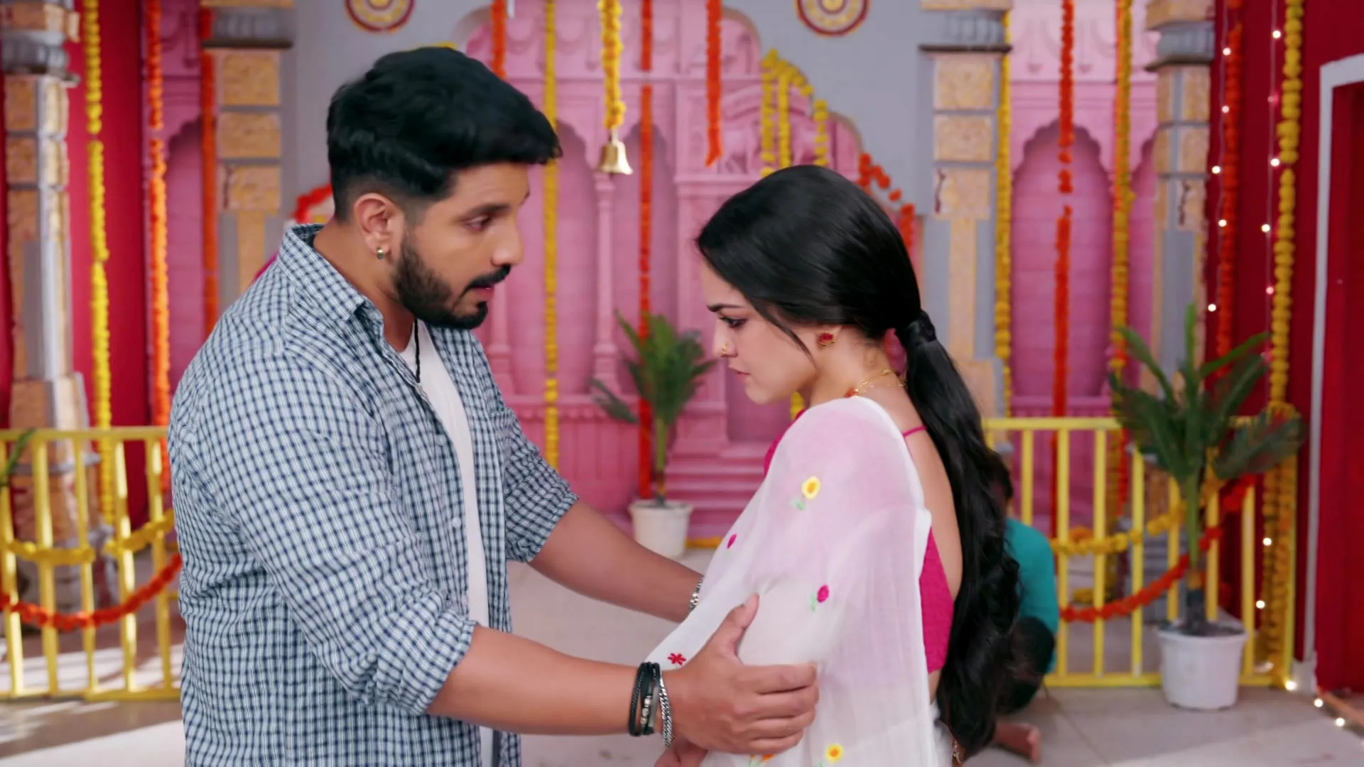 thumbnail - S2:E83 Sachin Learns Roshni's Secret