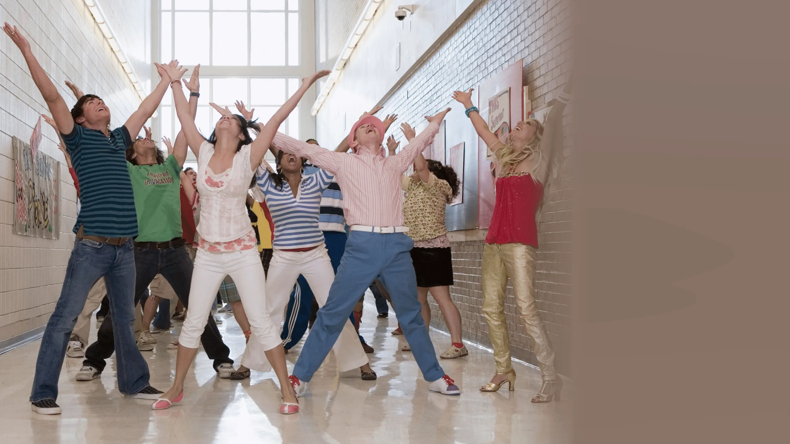 ‪"What Time Is It" | High School Musical 2 Music Video‬