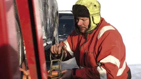 thumbnail - Ice Road Rescue