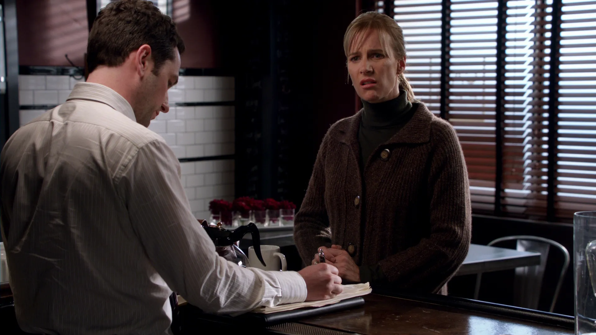 thumbnail - S5:E6 An Ideal Husband