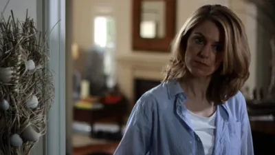 thumbnail - S1:E8 Tangled Up in Red