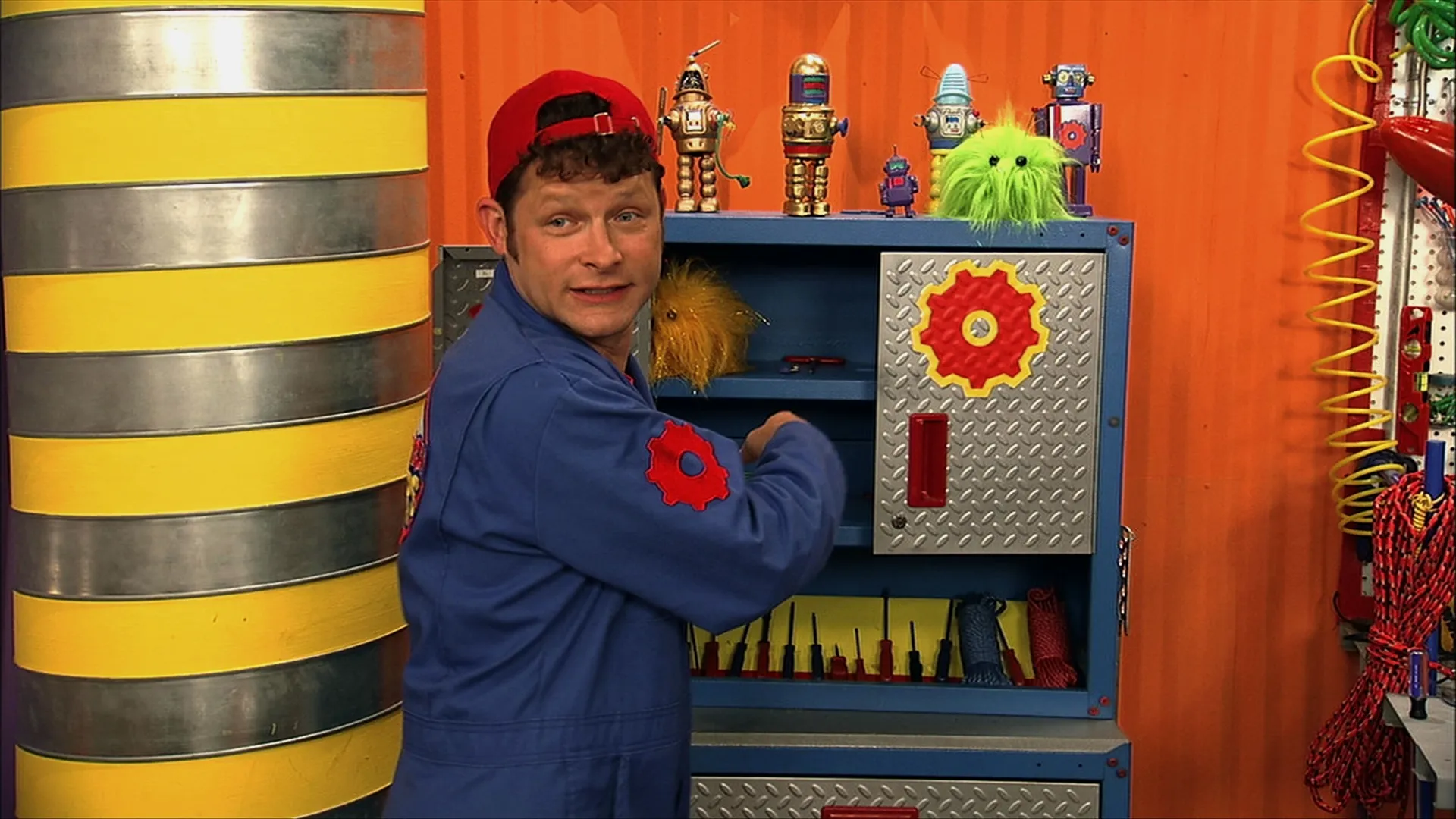 thumbnail - S3:E18 Uffle-Fluffs