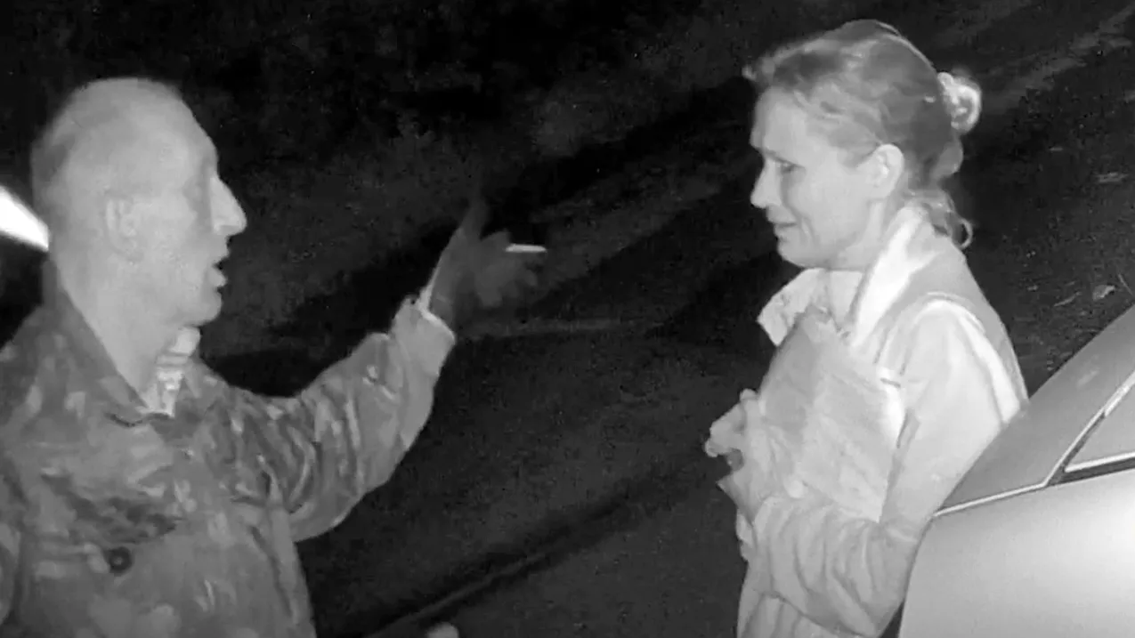 thumbnail - S1:E8 Rhianon Bragg: At Gunpoint
