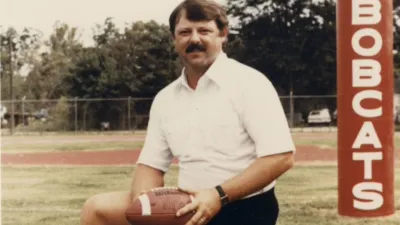 thumbnail - S4:E5 Dirty Little Lies