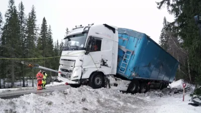 thumbnail - Ice Road Rescue