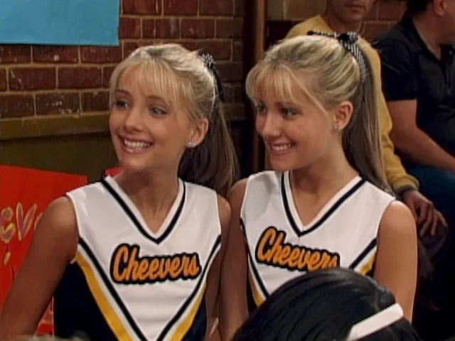 thumbnail - S3:E19 Benchwarmers