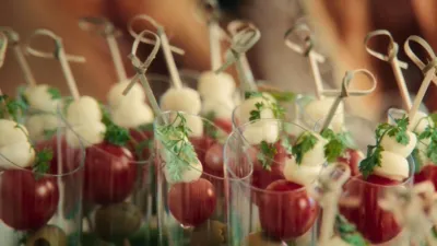 thumbnail - S4:E7 Bears