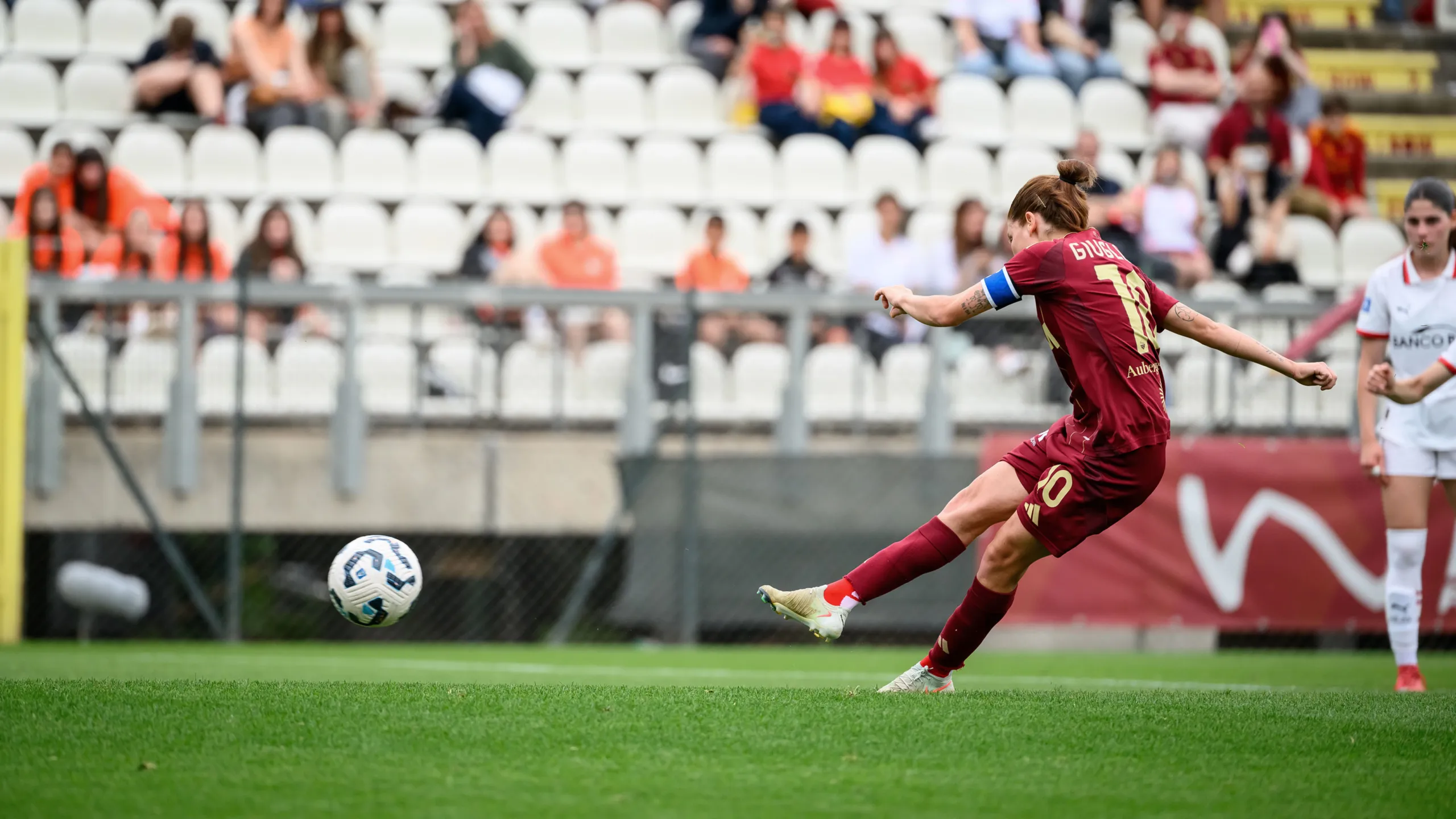 UEFA WCL Highlights: Roma v Barcelona