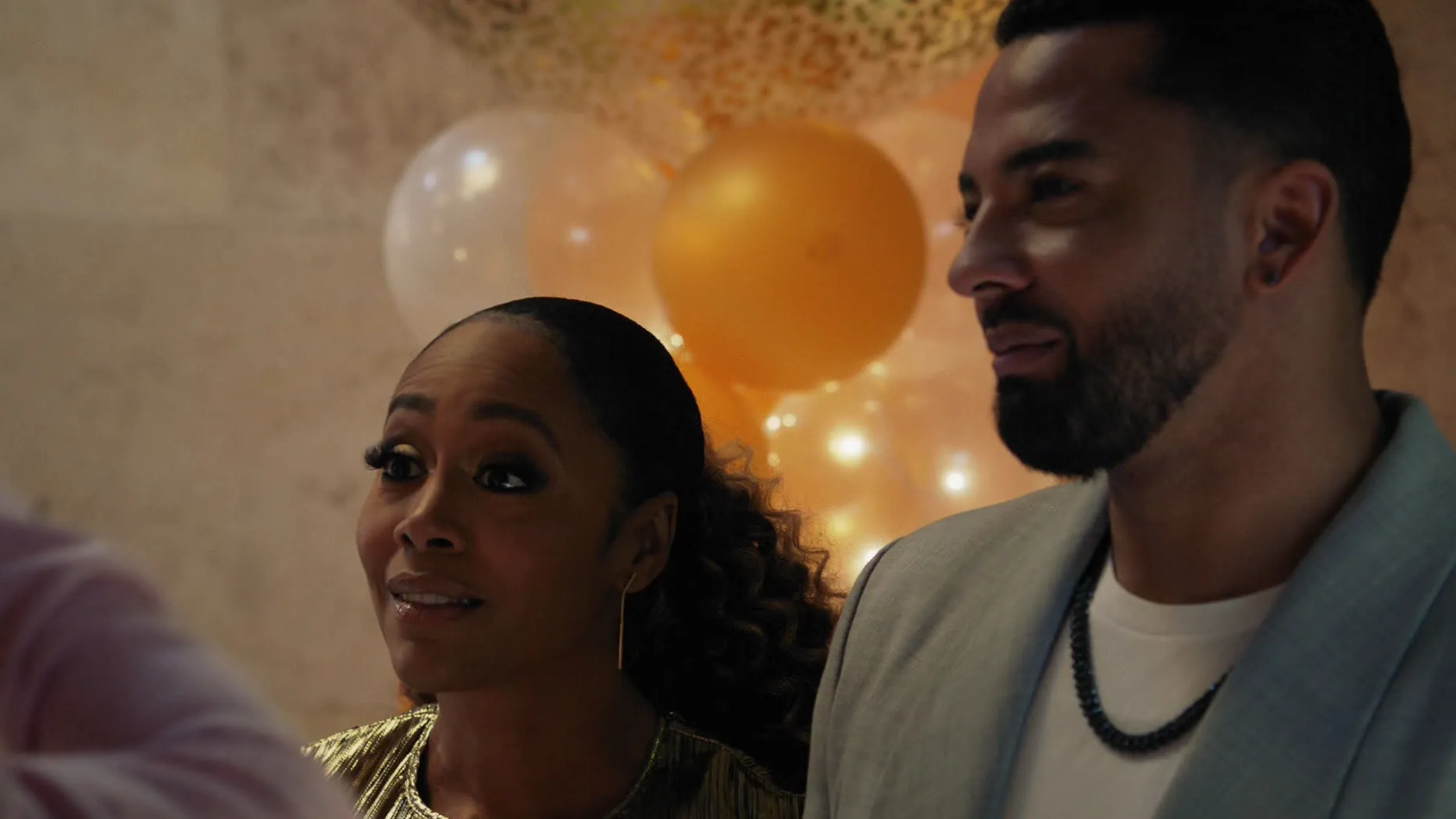 thumbnail - S3:E8 Lola Through the Looking Glass