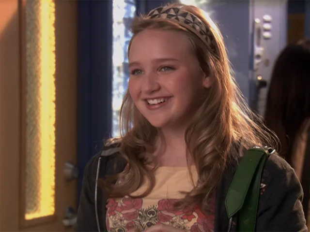 thumbnail - S2:E14 It's a Wonder-Phil Life