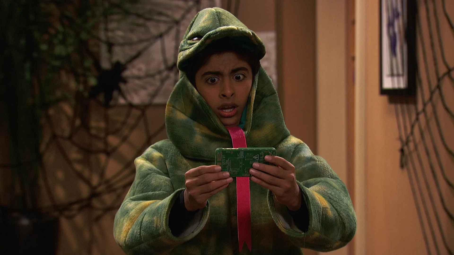 thumbnail - S4:E18 The Ghostess with the Mostest