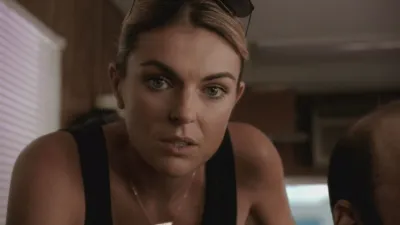 thumbnail - S3:E12 Dog Catches Car