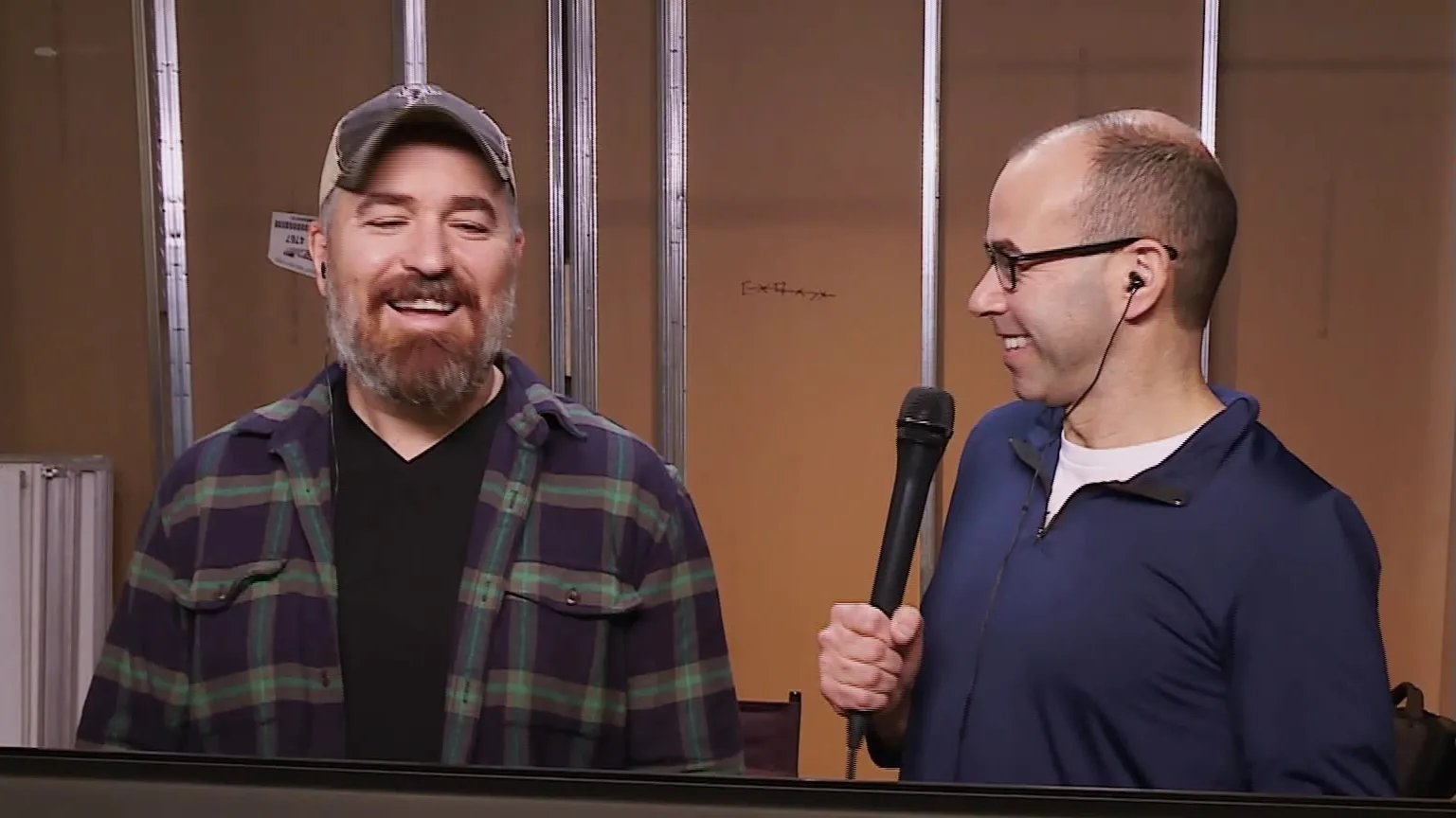 thumbnail - S10:E17 Harvey Guillen