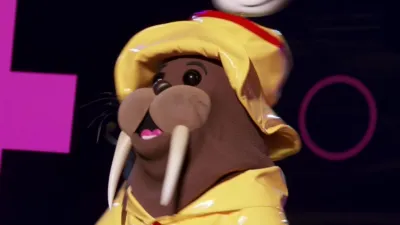 thumbnail - S8:E6 90s Night