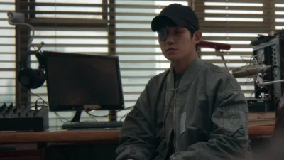 thumbnail - S1:E3 Composition