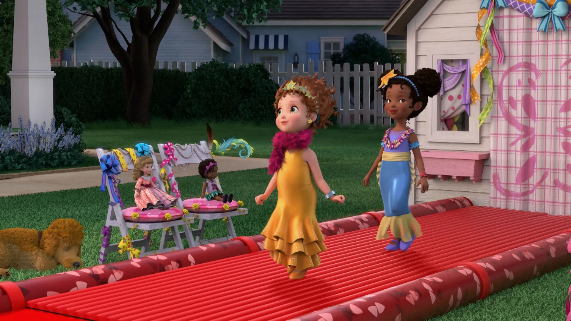 thumbnail - S1:E4 How to Have a Fashion Show