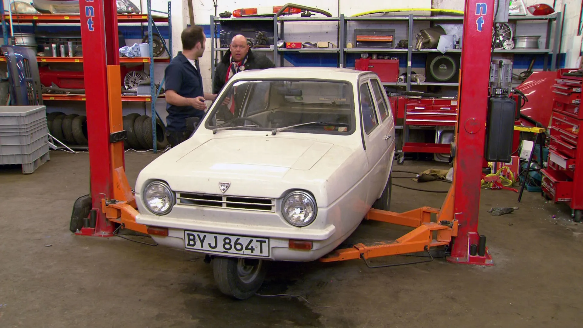 thumbnail - S2:E5 Breaking The Mould