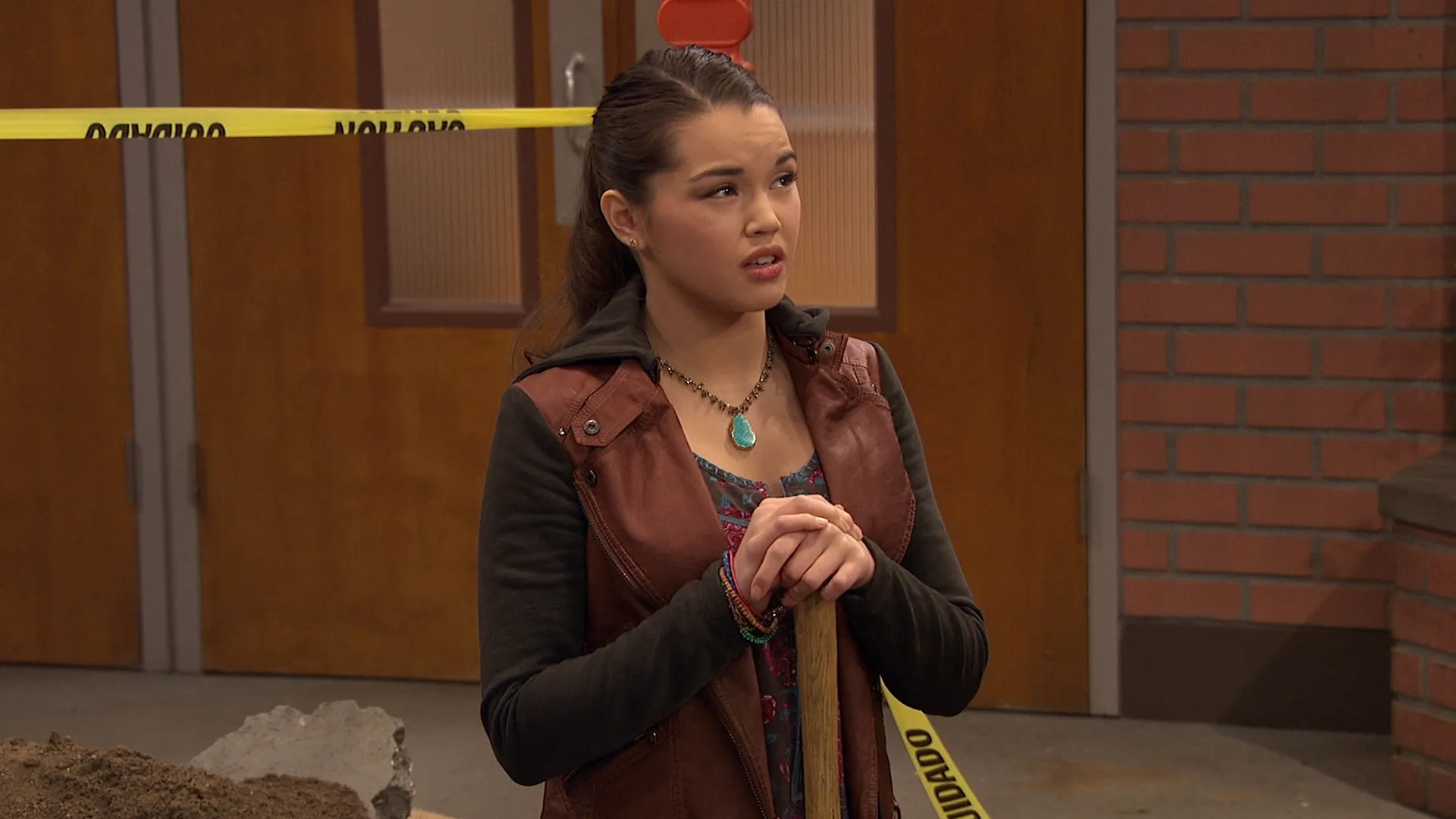 thumbnail - S2:E20 The Dirt on Kaz and Skylar