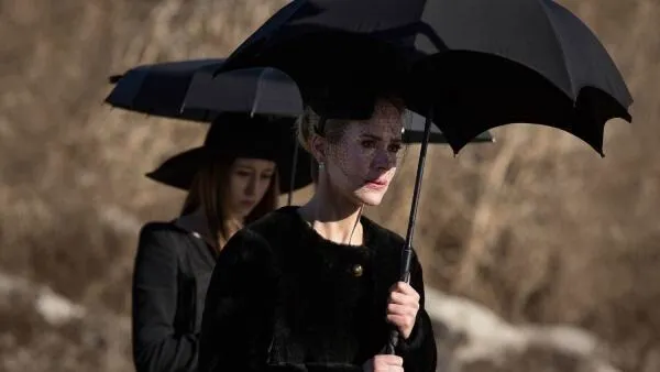 A atriz Sarah Paulson, que faz parte do elenco de várias temporadas com diferentes personagens de American Horror Story