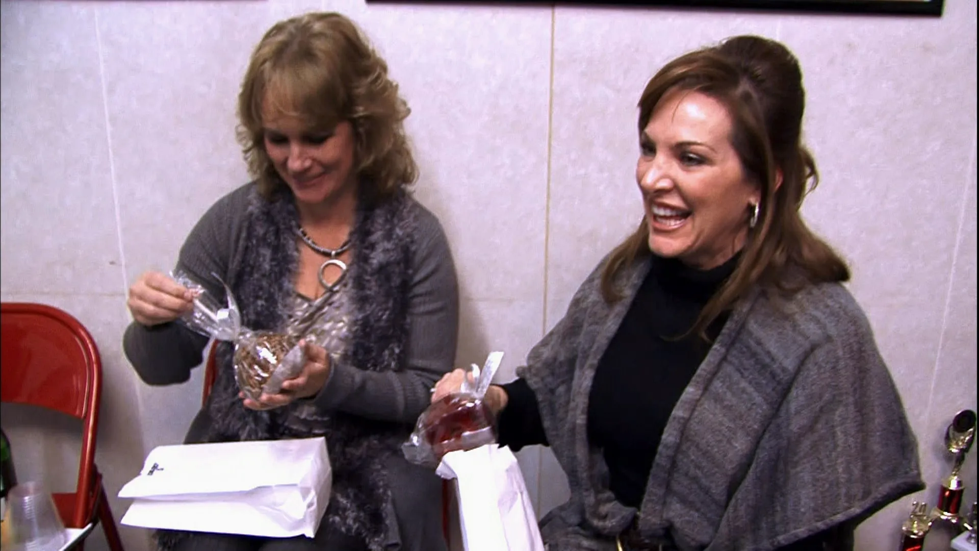 thumbnail - S2:E8 The Runaway Mom