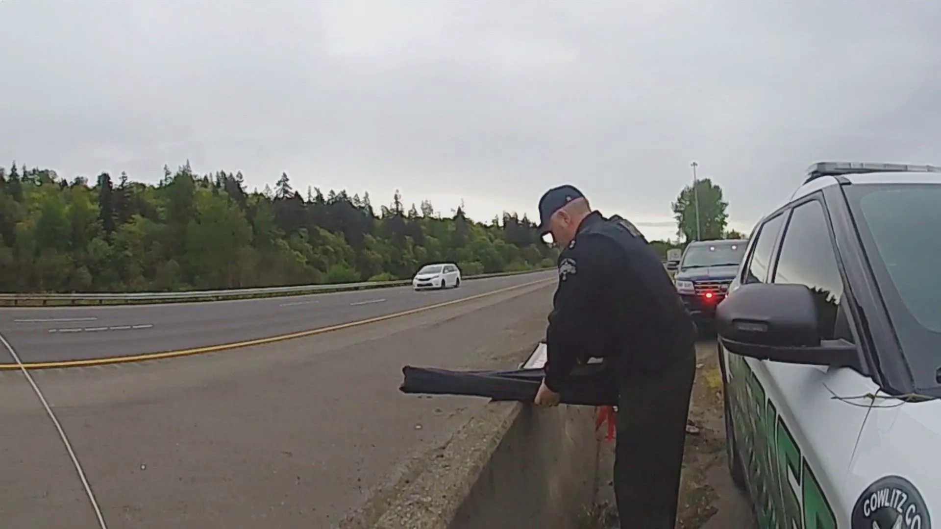 thumbnail - S1:E13 Fugitives Caught on Tape  (#113)