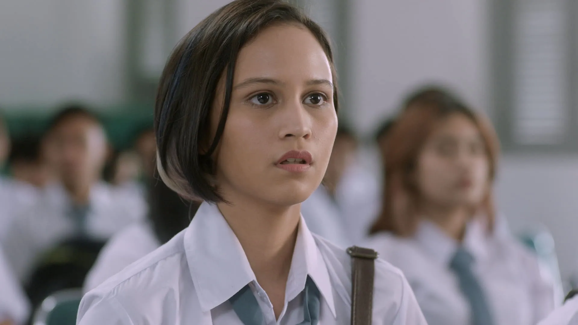 thumbnail - S1:E3 Everyone Has a Secret