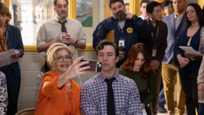 thumbnail - S2:E5 Evan's Mom