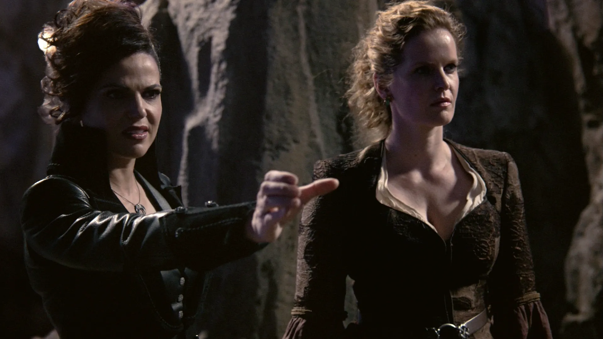 thumbnail - S7:E10 The Eighth Witch