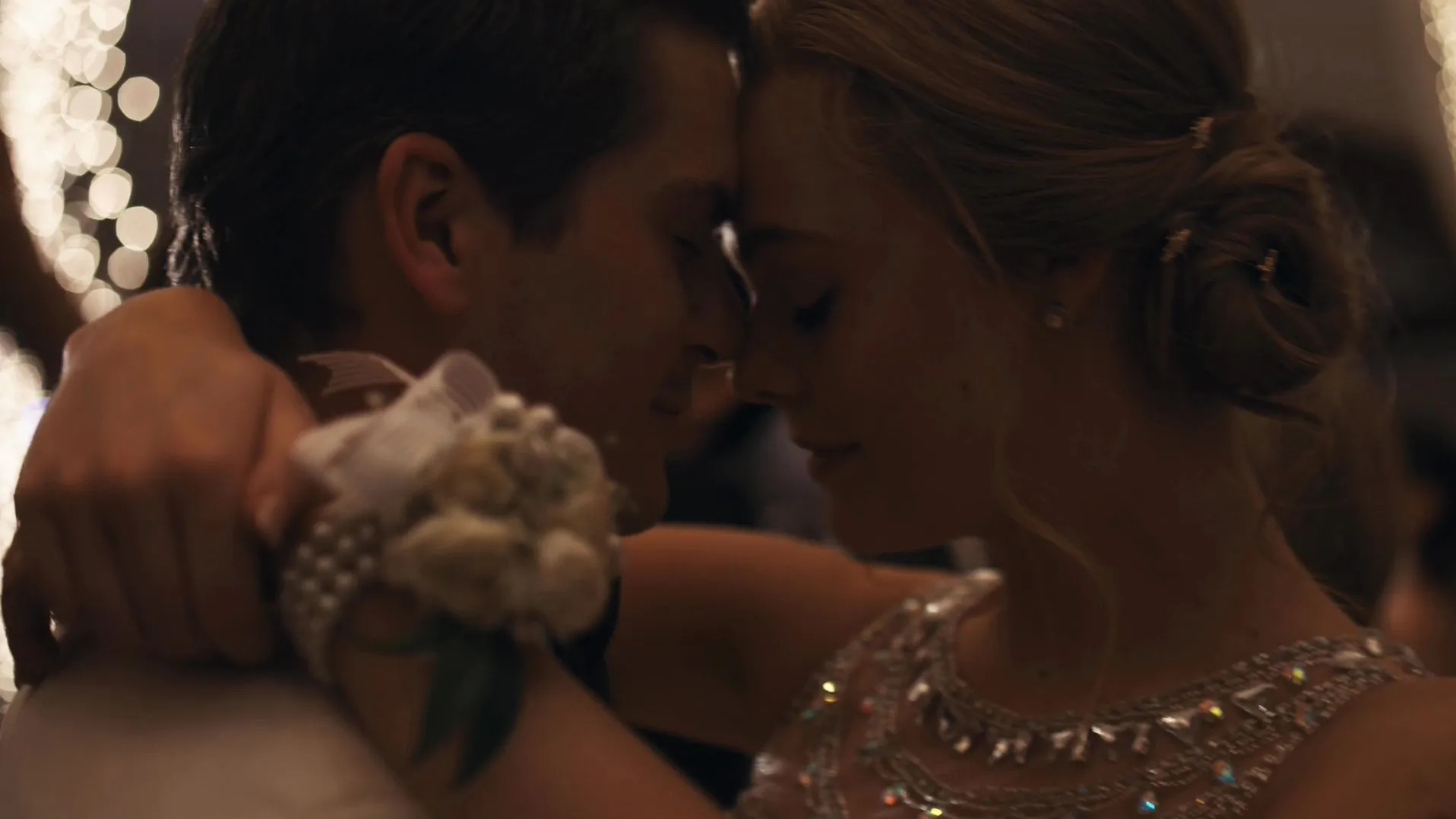 thumbnail - S1:E5 Mirrorball