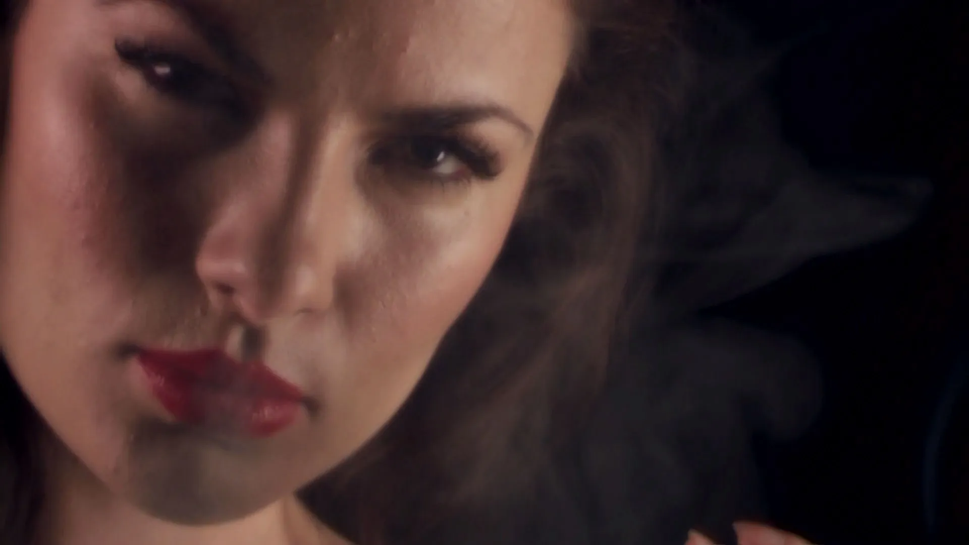 thumbnail - S1:E3 Desperate Housewife