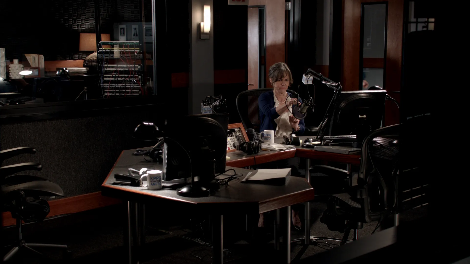 thumbnail - S5:E5 Call Mom