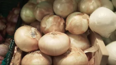 thumbnail - S4:E4 Worms