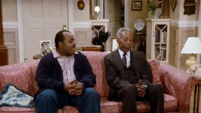 thumbnail - S1:E18 Sitting Pretty